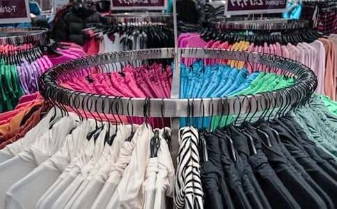 暑假服装店打工社会实践报告