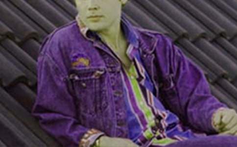 男生感觉到生活很幸福签名